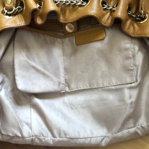 Authentic MICHAEL KORS PURSE - Picture 6 of 7